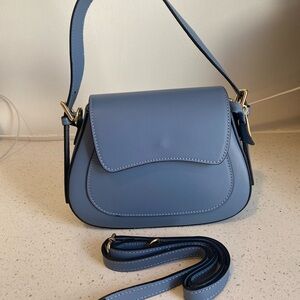 An exemplary piece of Italian craftsmanship, it is both versatile and spacious